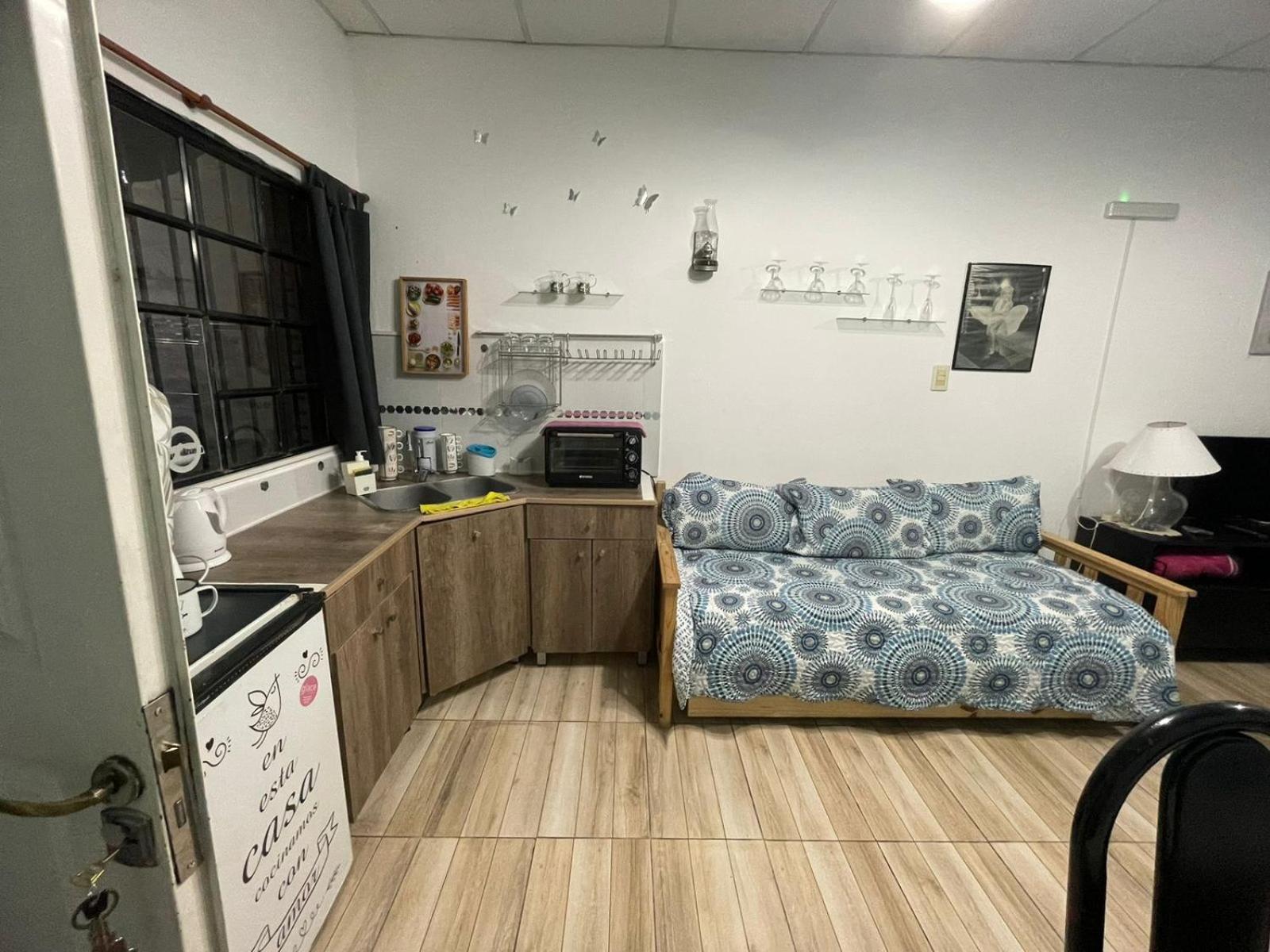 Hospedaje 3 Aeropuerto Ezeiza Pet Friendly Tranfer Gratis Desde Y Hacia El Aeropuerto De Ezeiza A 20 Minutos Apartment Bagian luar foto